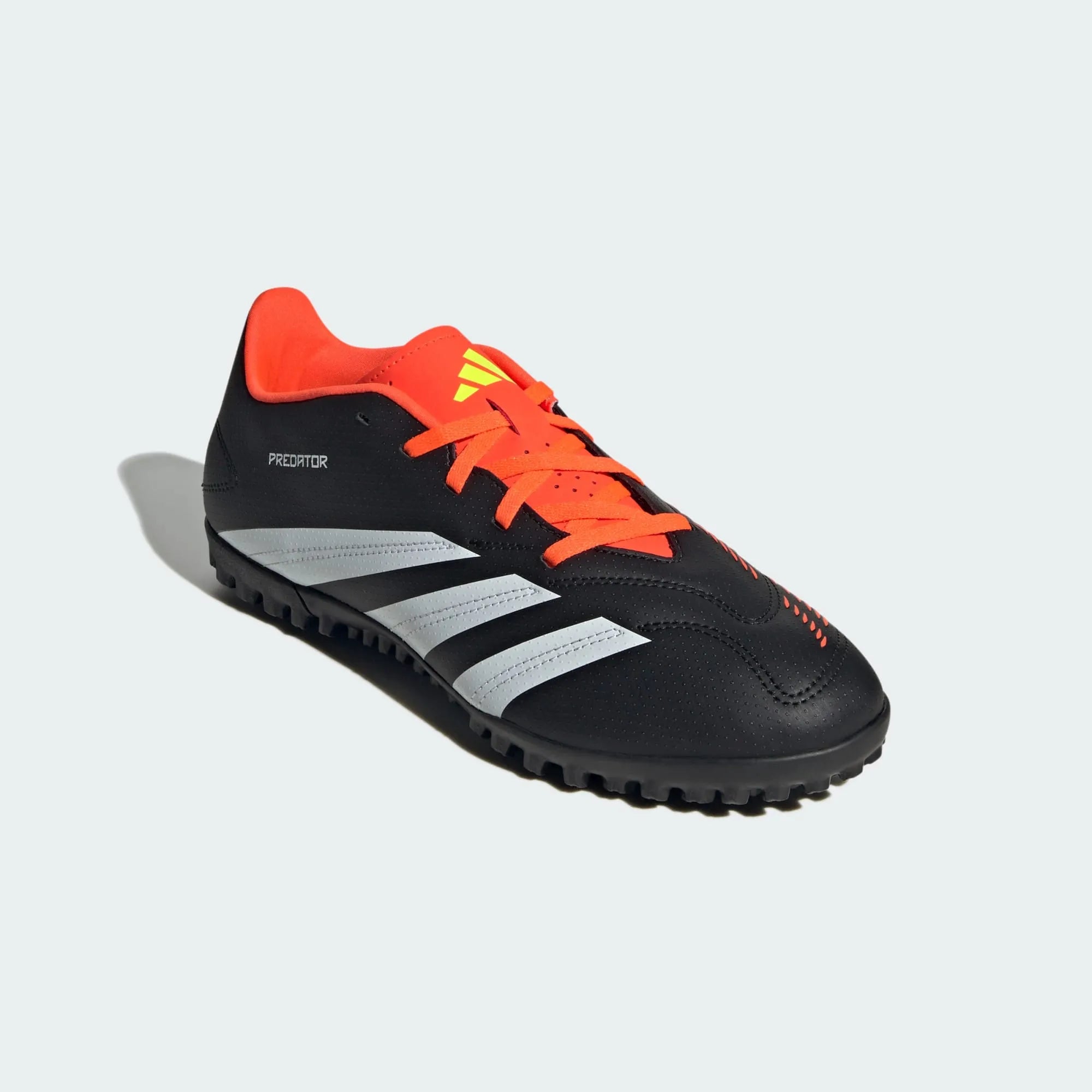 tenis adidas predator club tf